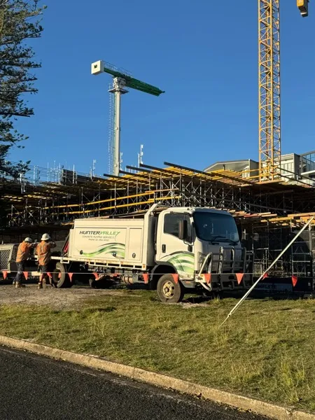 The SPB35 mast standing on the ballast frame